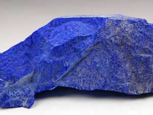 pandantiv lapis lazuli inima